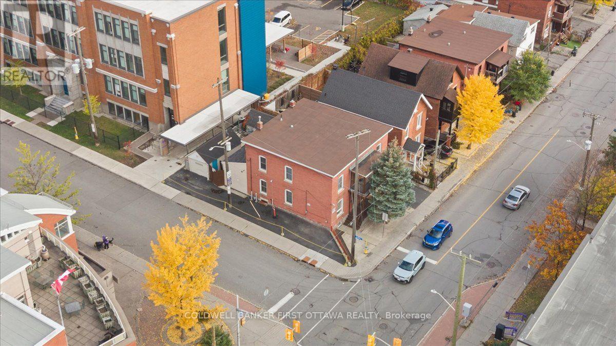 315-317 BOOTH STREET, Ottawa — photo 2