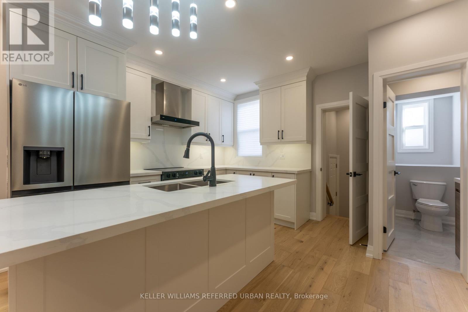 MAIN AND UPPER - 101 MARCHMOUNT ROAD, Toronto (Wychwood) — photo 3
