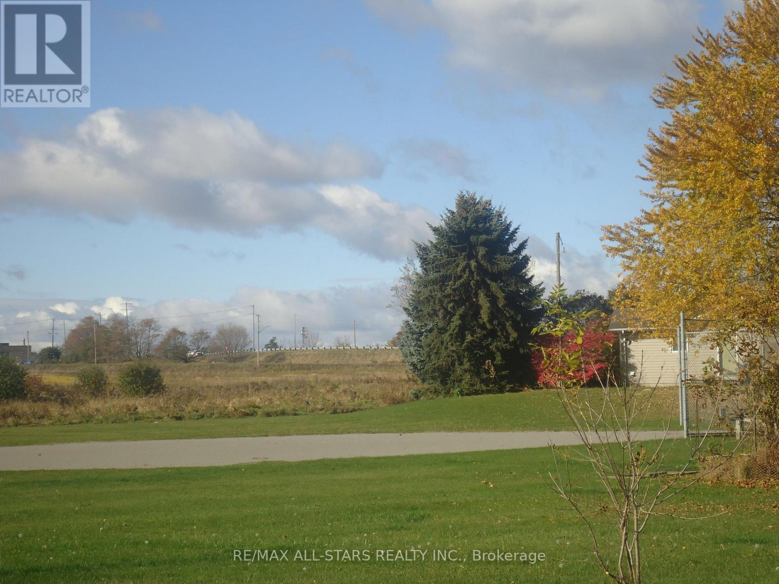 17 PINERIDGE COURT, Clarington (Newcastle) — photo 3