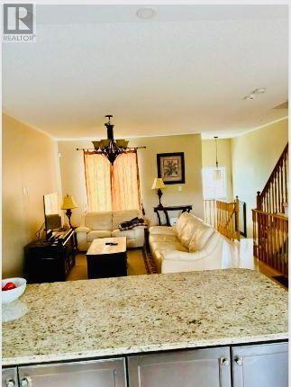 95 JOHN BELL CRESCENT, Toronto (Clairlea-Birchmount) — photo 2