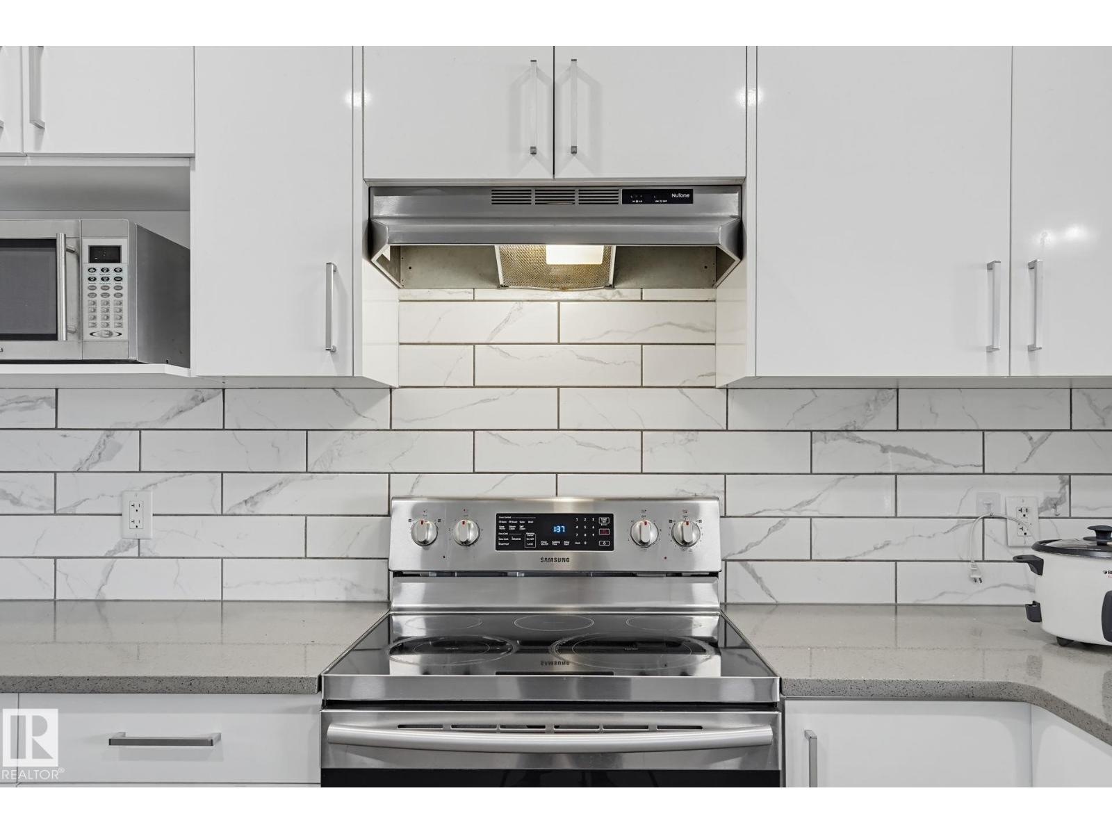 Property photograph 7 for MLS E4514965
