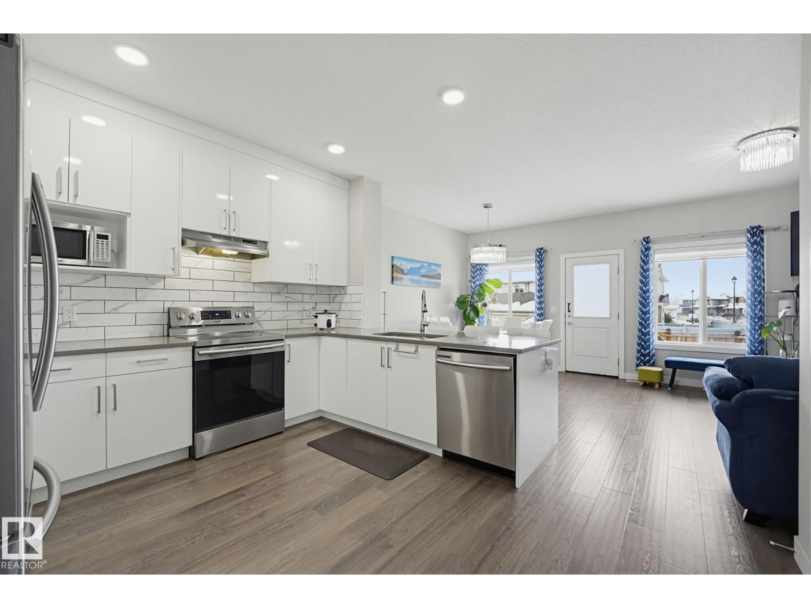 Property photograph 10 for MLS E4514965