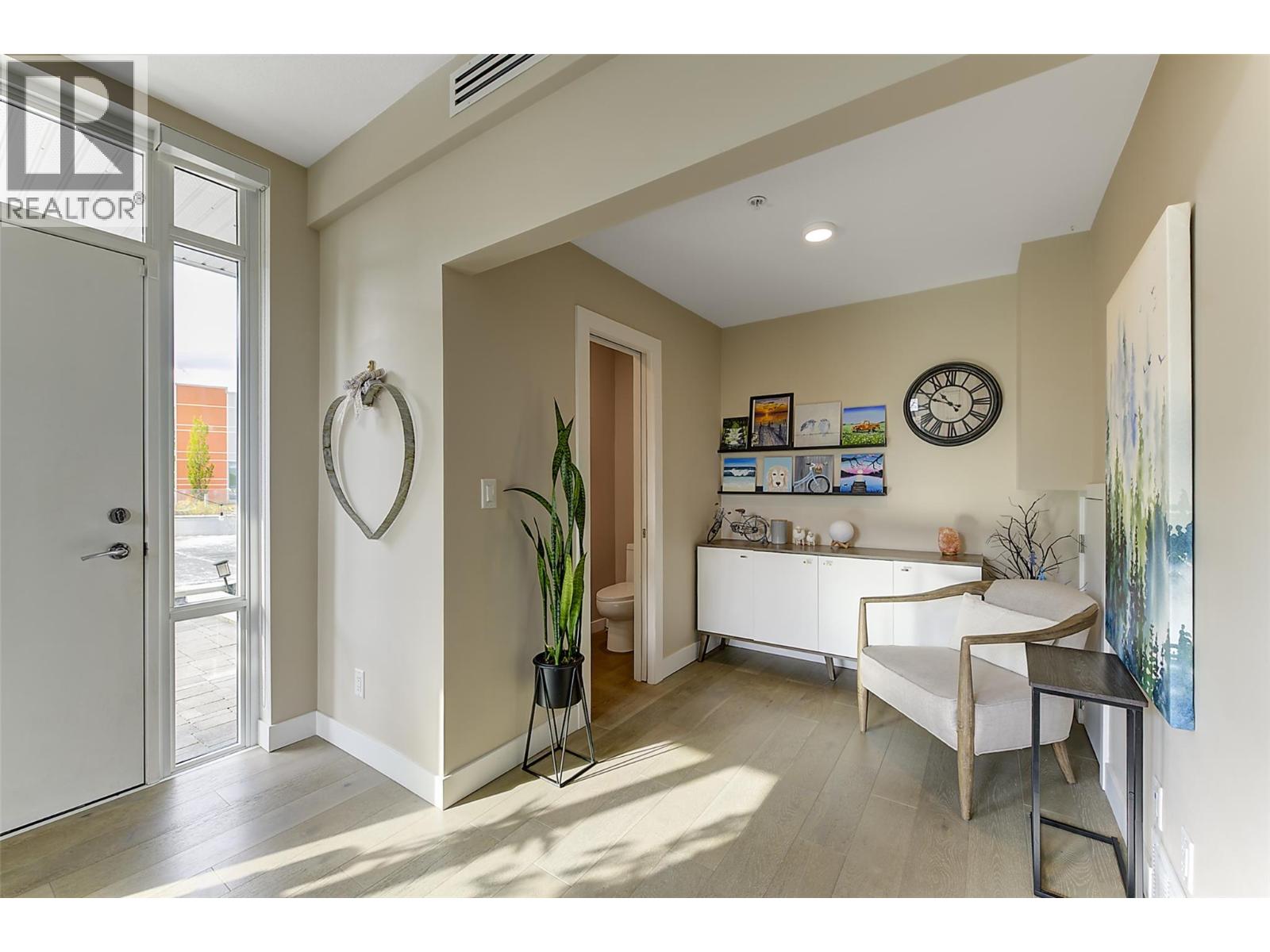 105 1151 Sunset Drive, Kelowna