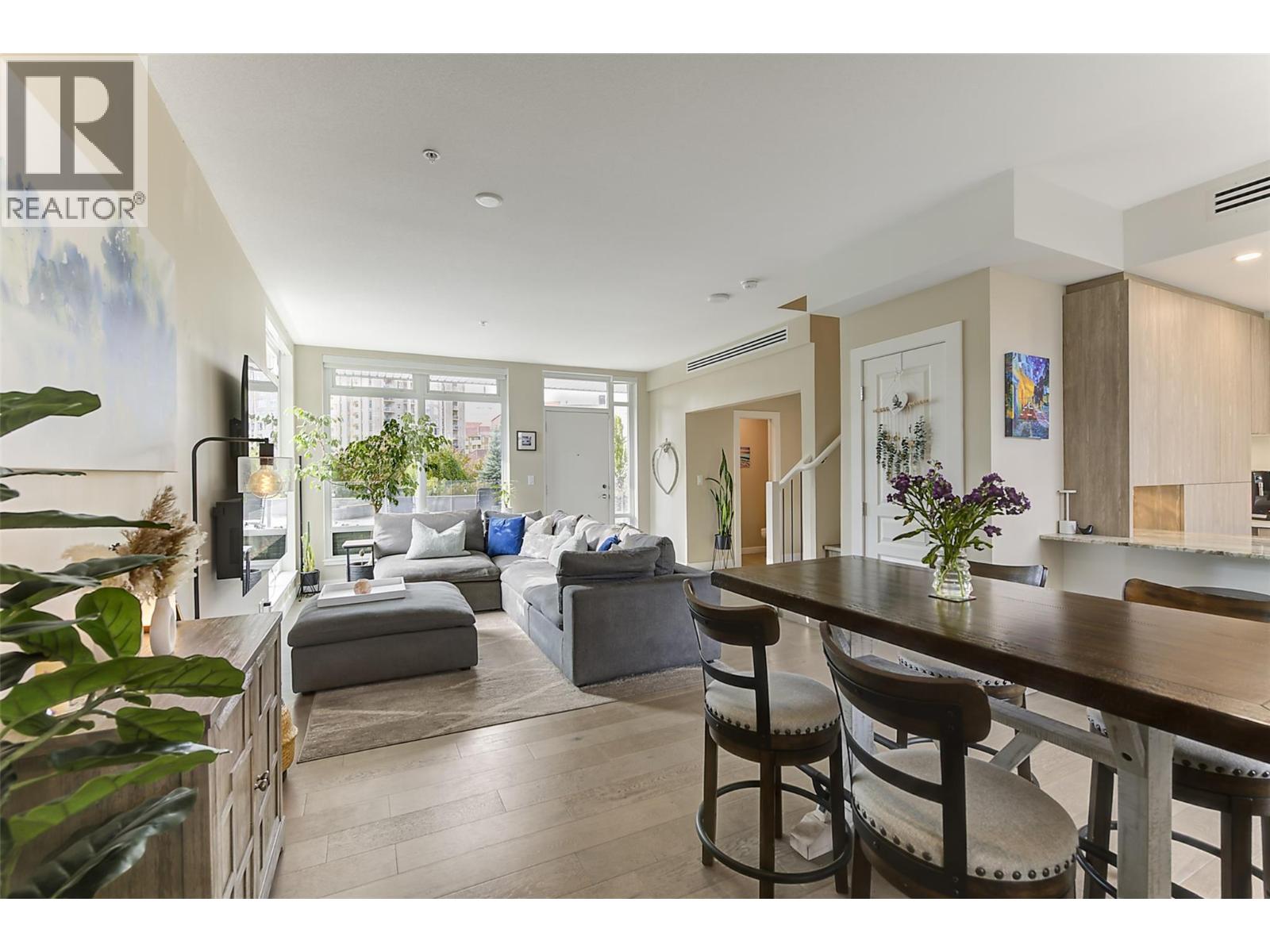 105 1151 Sunset Drive, Kelowna