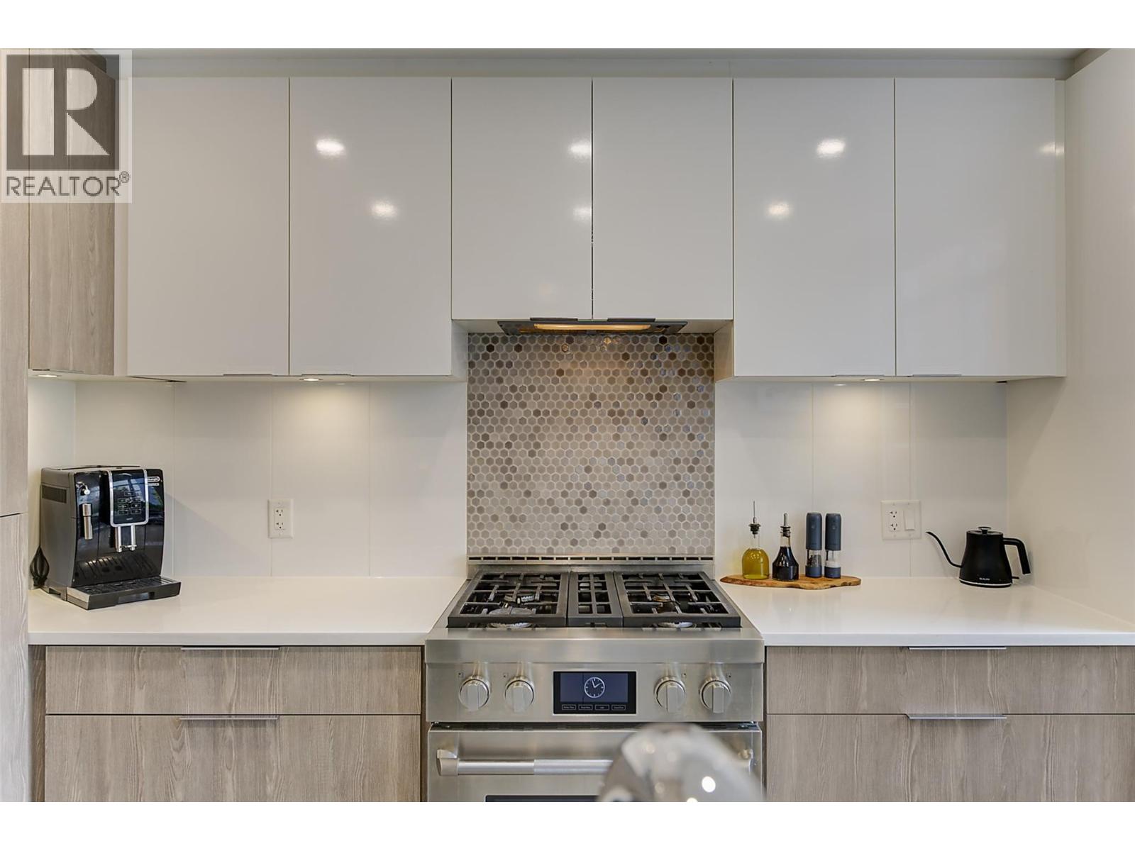 105 1151 Sunset Drive, Kelowna
