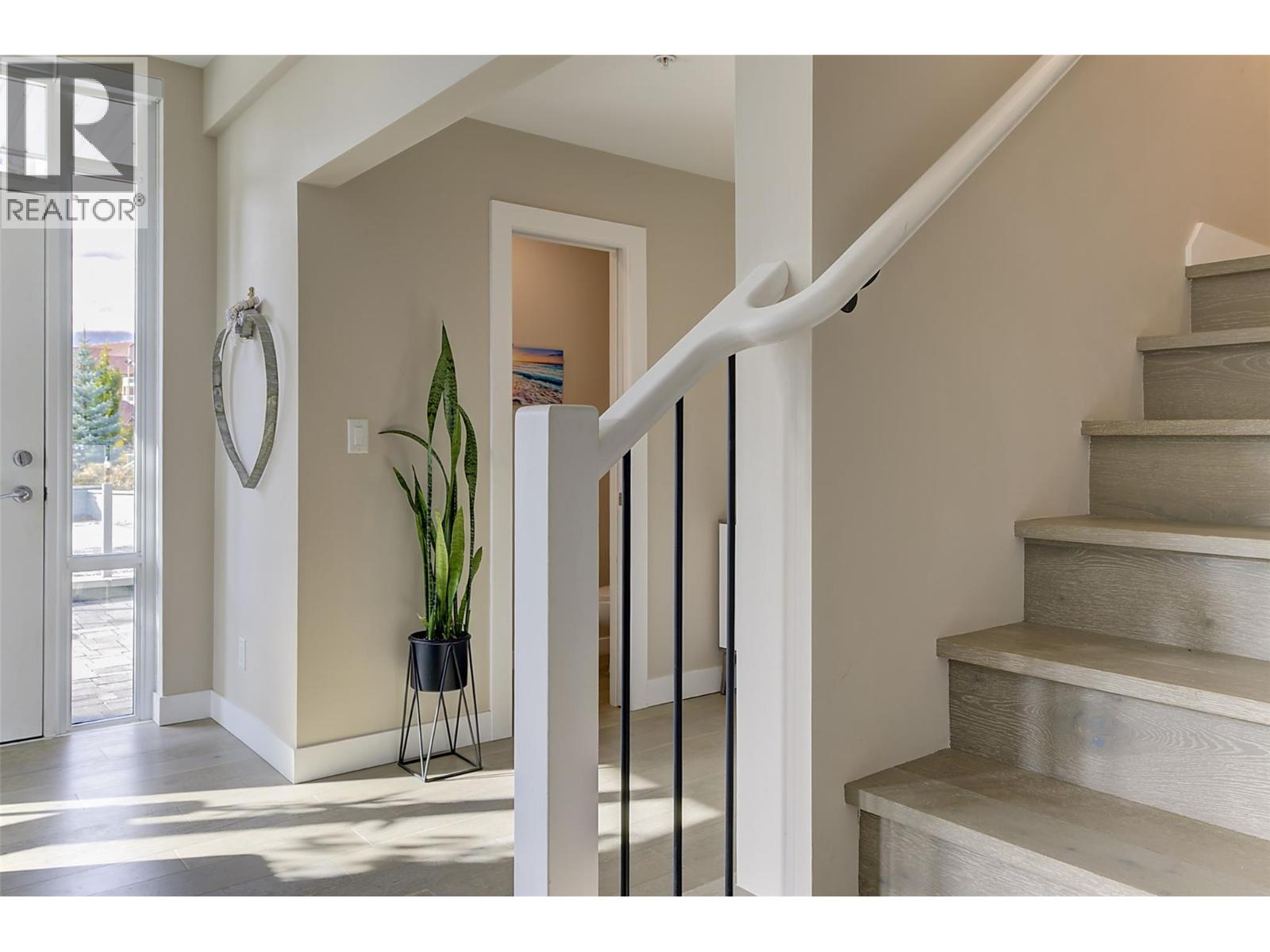 105 1151 Sunset Drive, Kelowna