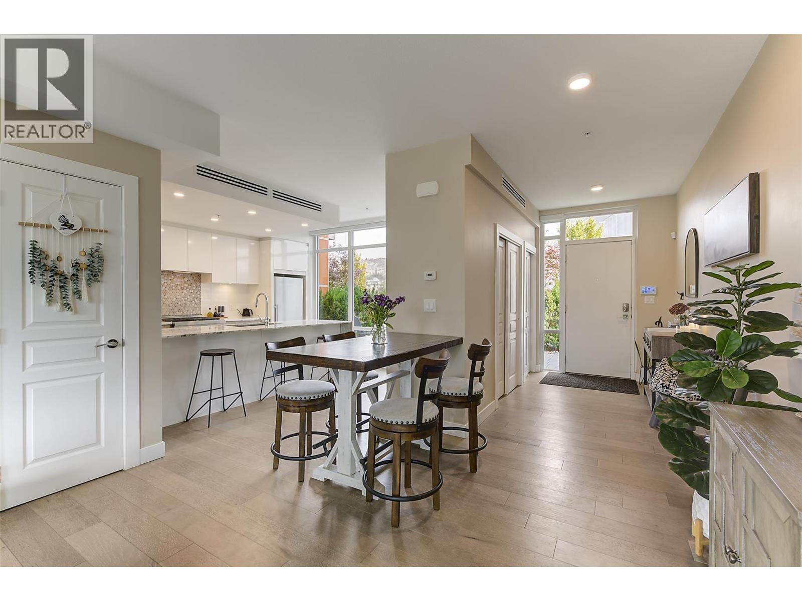 105 1151 Sunset Drive, Kelowna