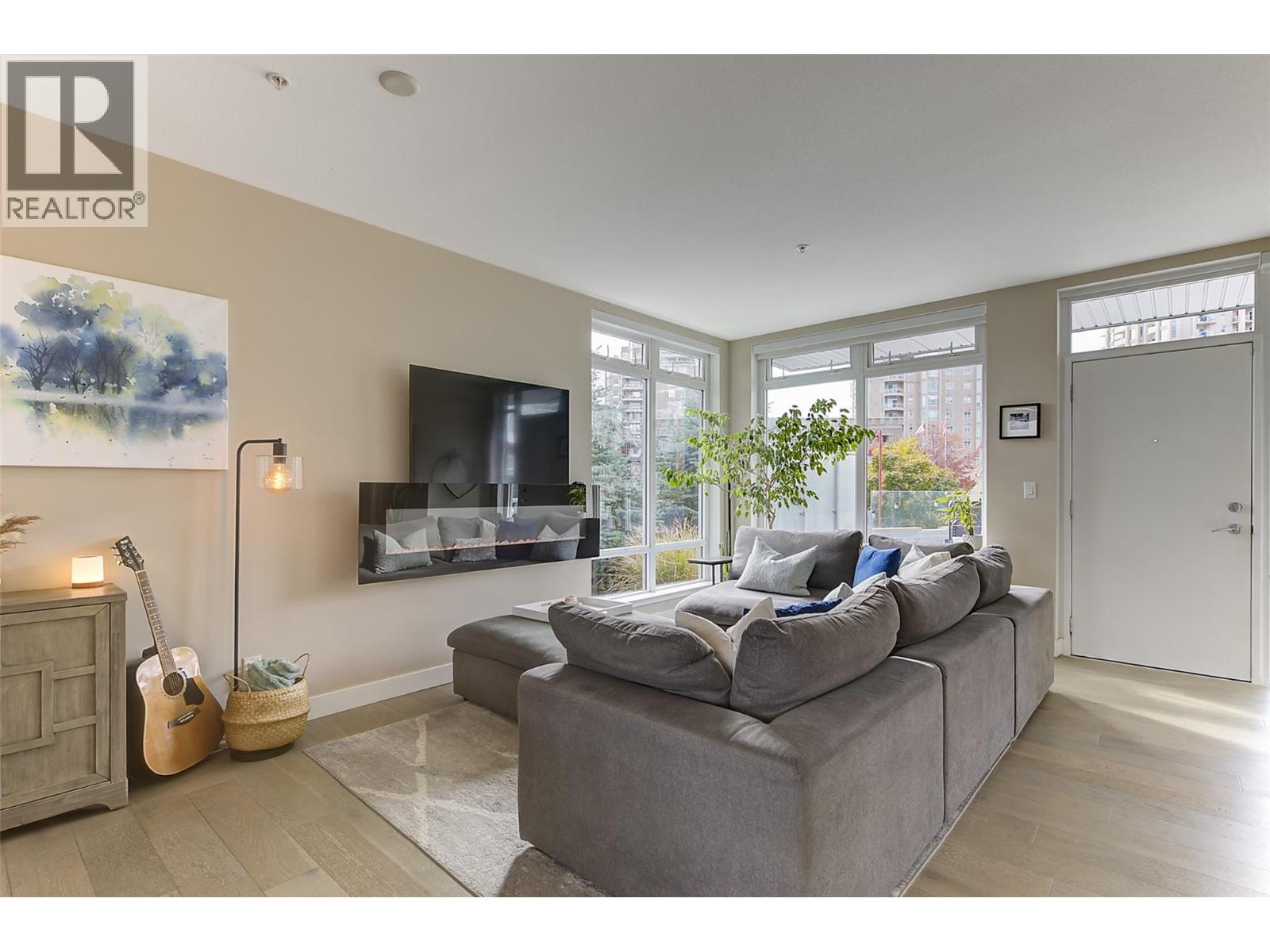 105 1151 Sunset Drive, Kelowna