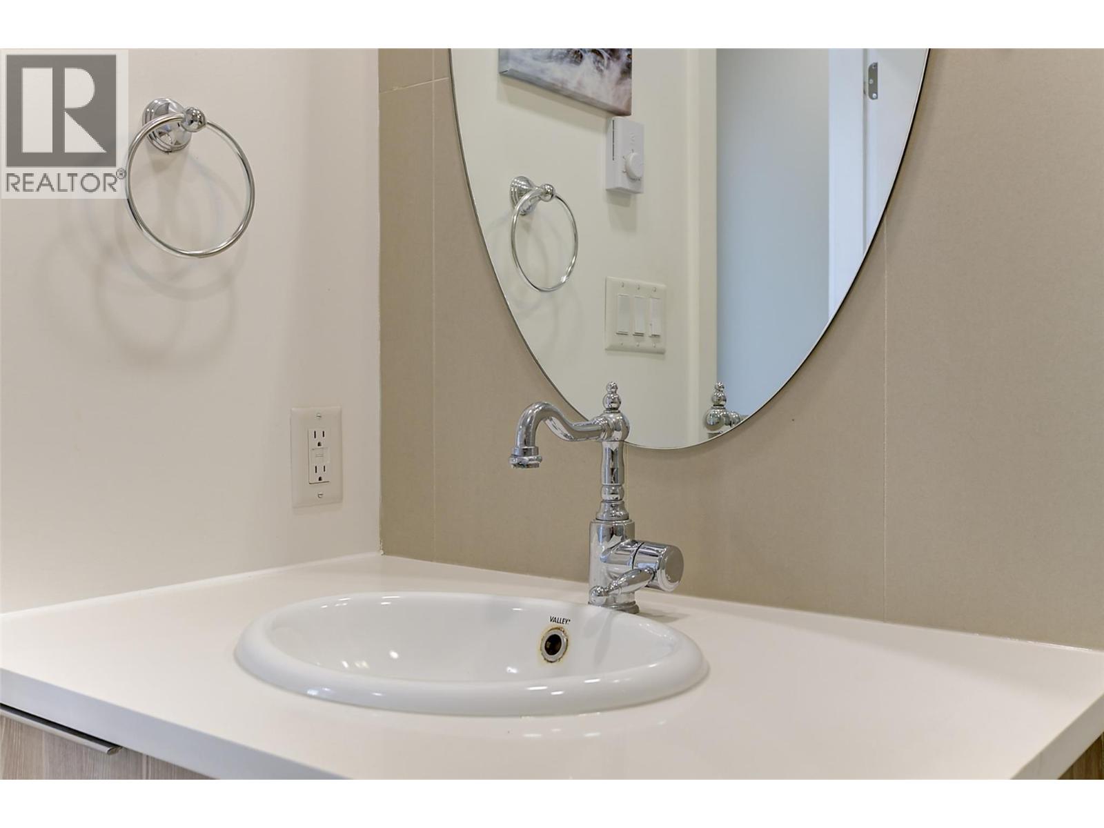 105 1151 Sunset Drive, Kelowna