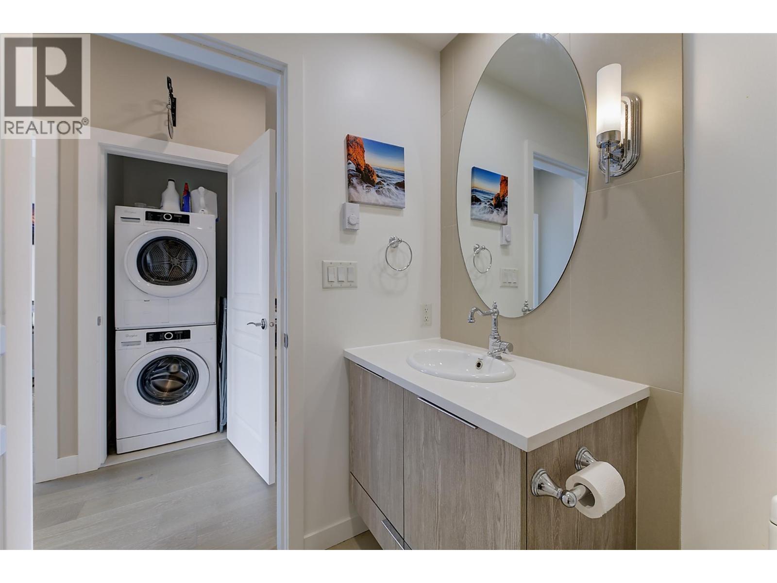 105 1151 Sunset Drive, Kelowna