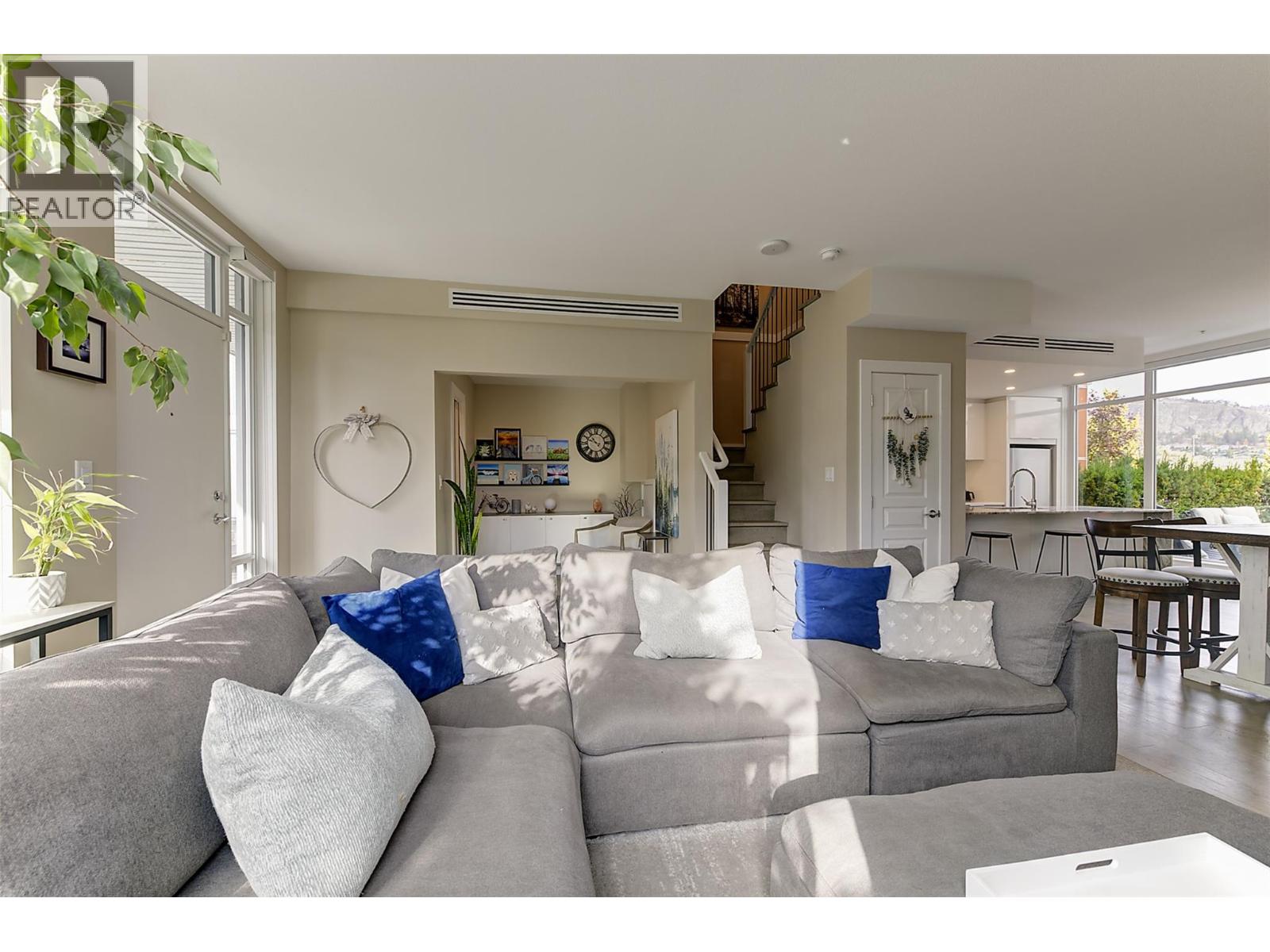 105 1151 Sunset Drive, Kelowna