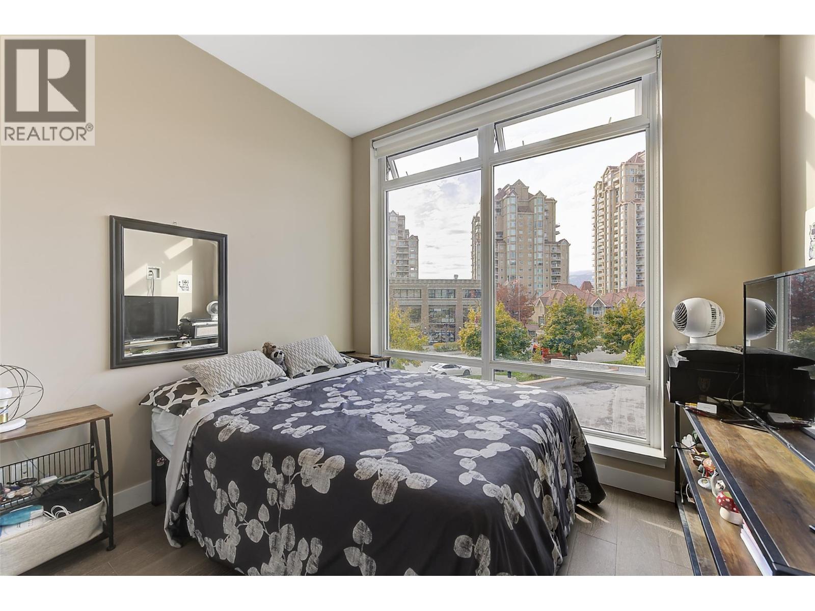 105 1151 Sunset Drive, Kelowna