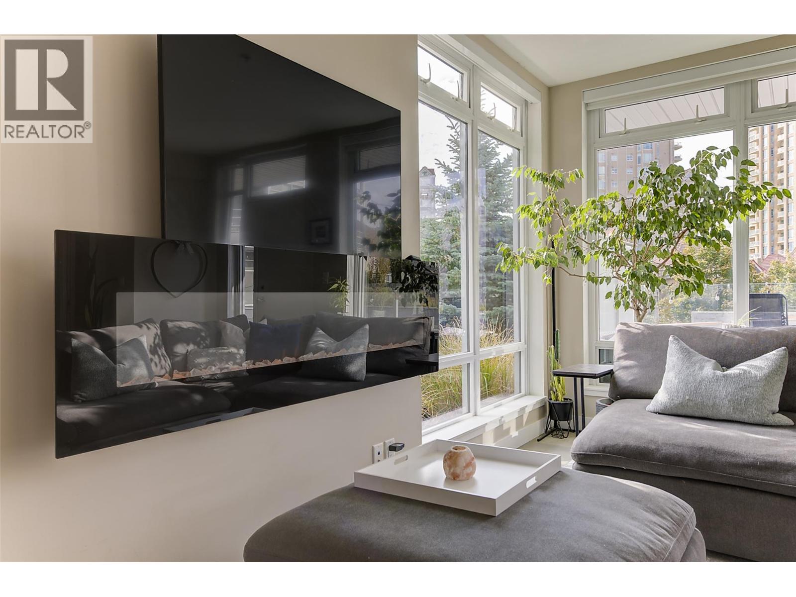 105 1151 Sunset Drive, Kelowna