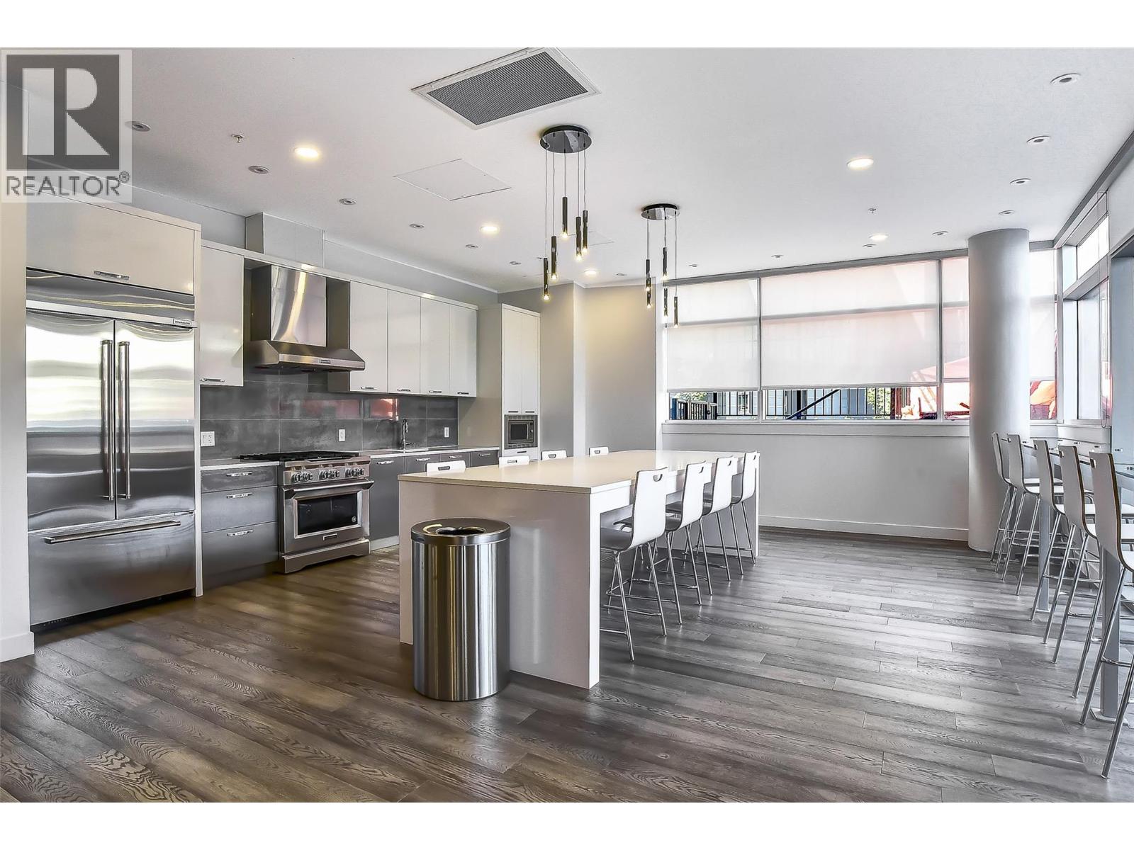 105 1151 Sunset Drive, Kelowna
