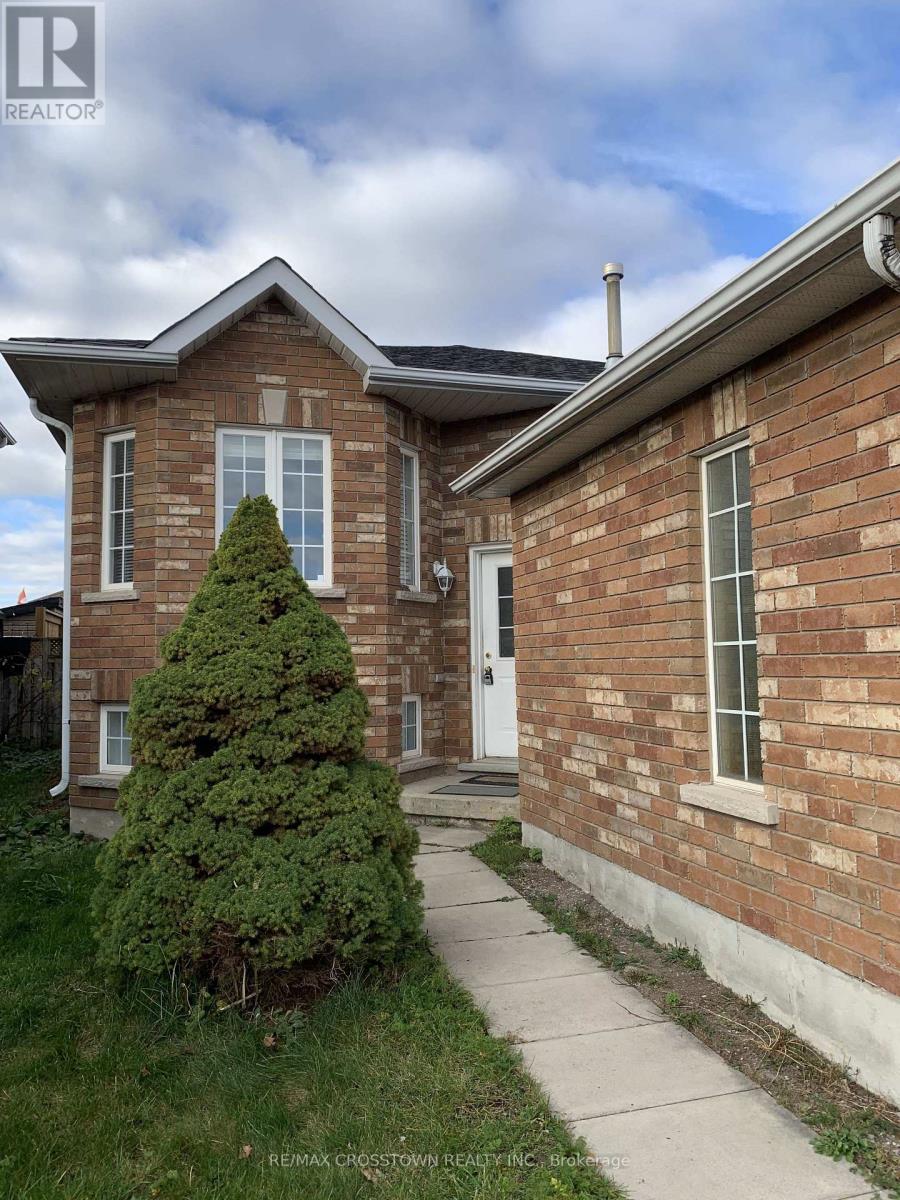 Main-114 Bird Street, Barrie photo 2