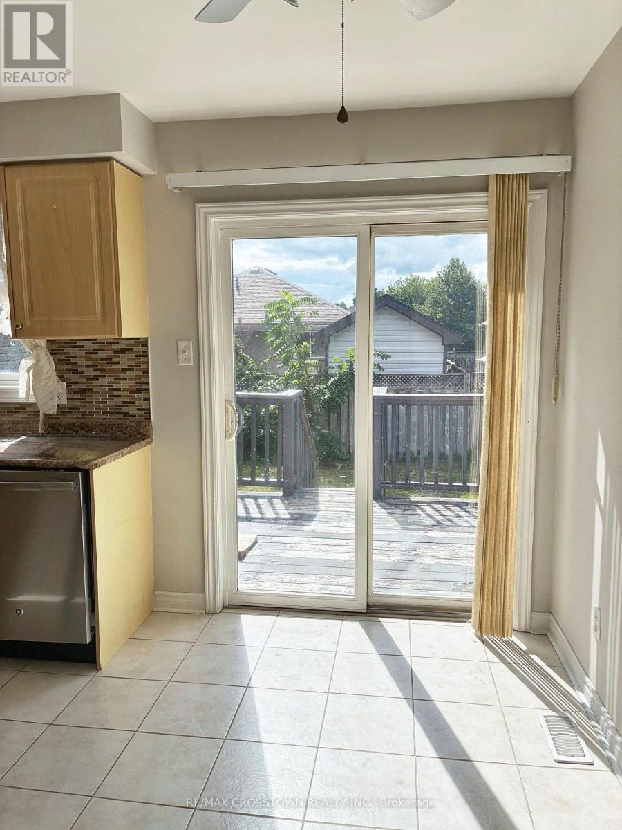 Main-114 Bird Street, Barrie photo 7