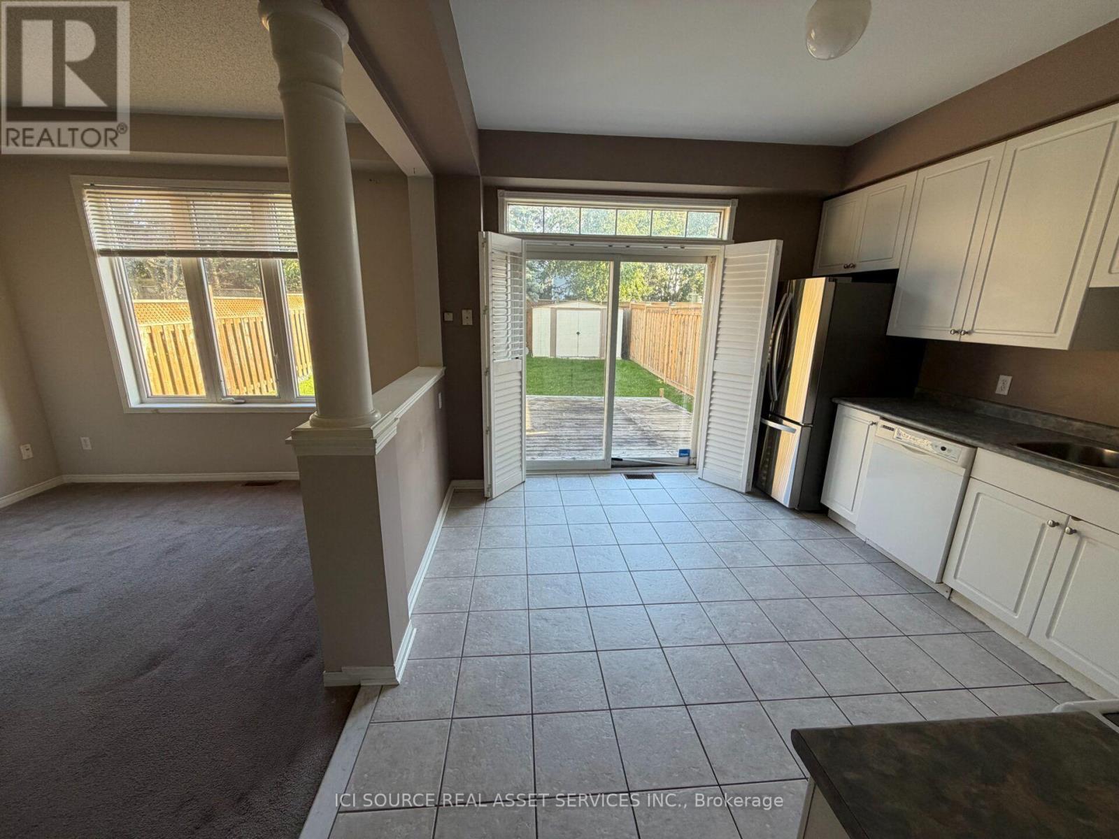87 Breakwater Drive, Whitby, ON photo 5