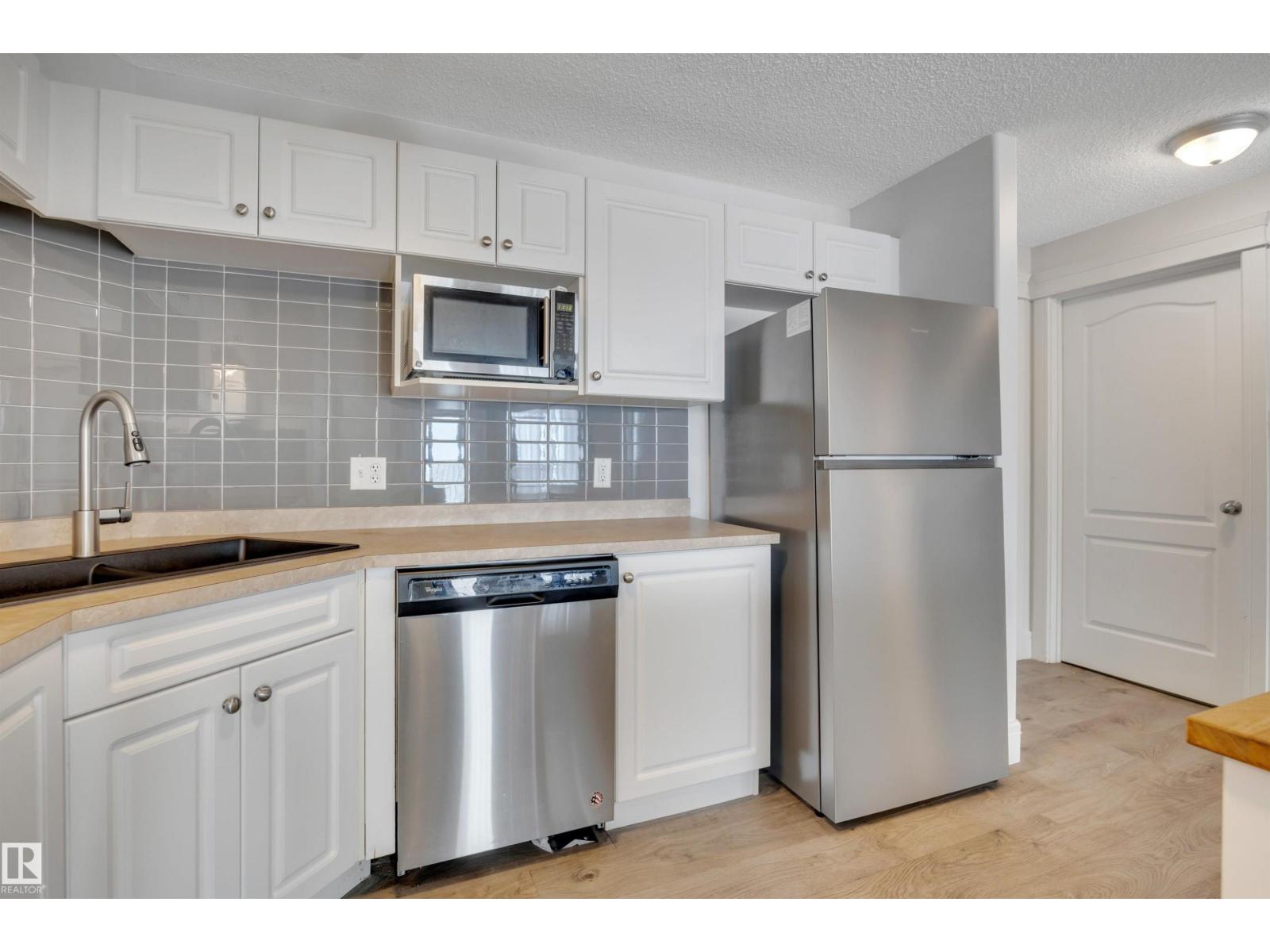 Property photograph 12 for MLS E4514979