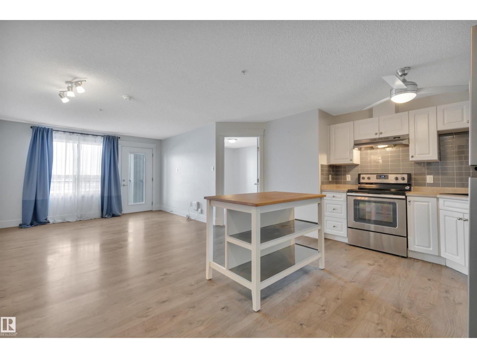 Property photograph 8 for MLS E4514979