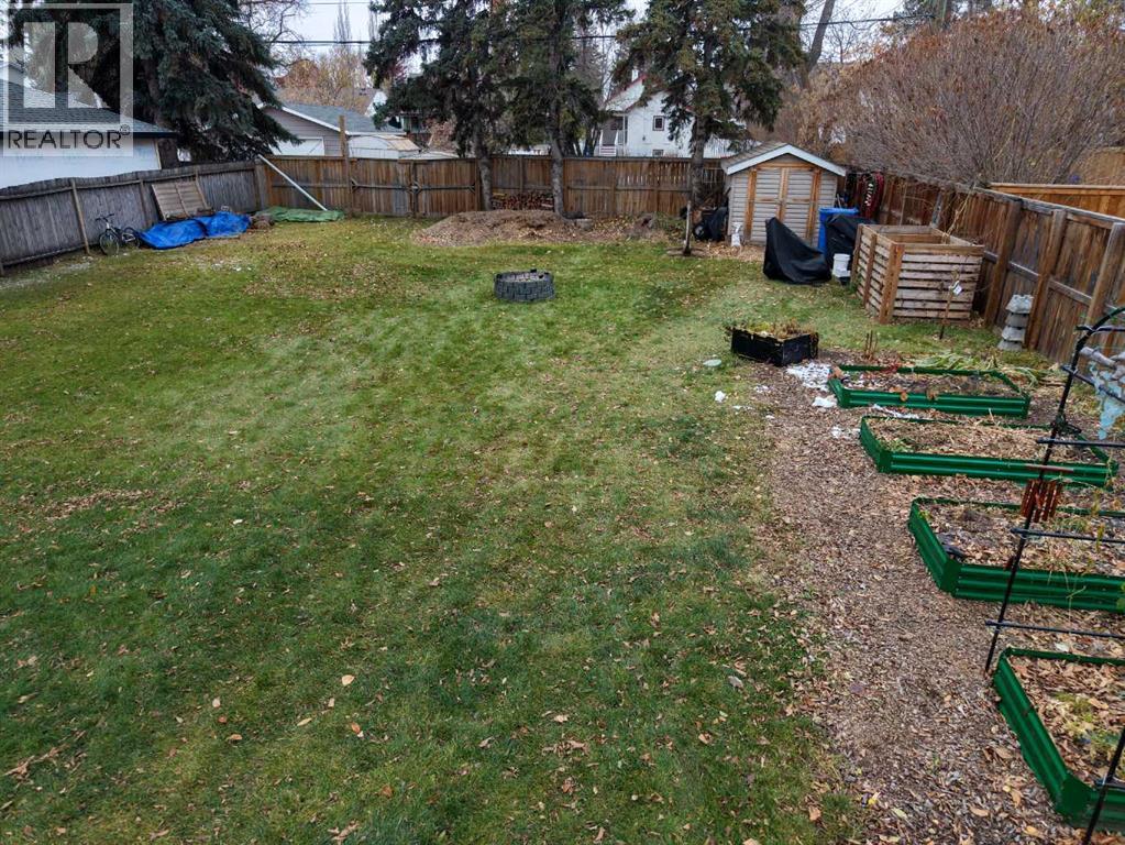 Listing photo – 5254 52 Street, Lacombe