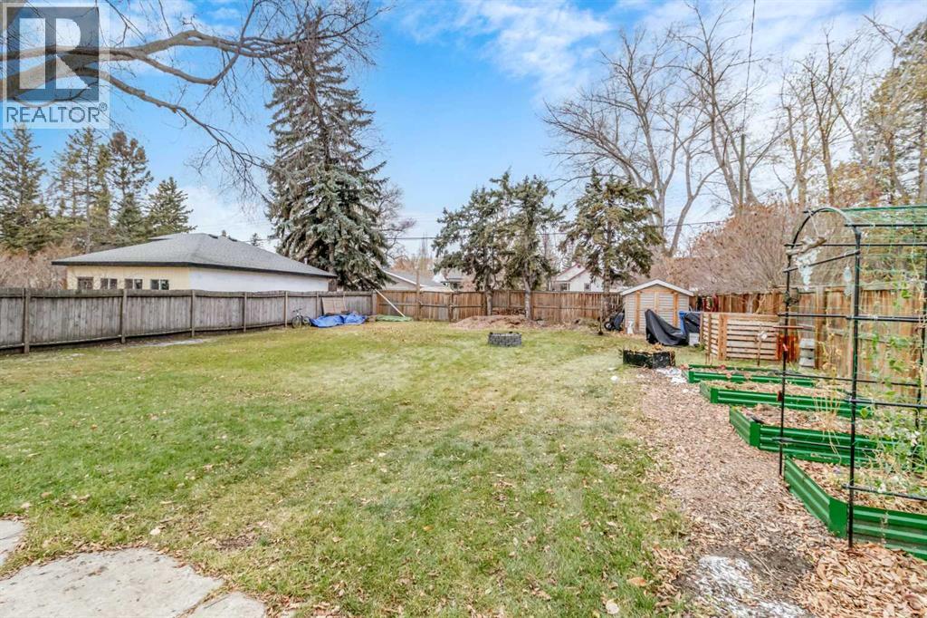 Listing photo – 5254 52 Street, Lacombe