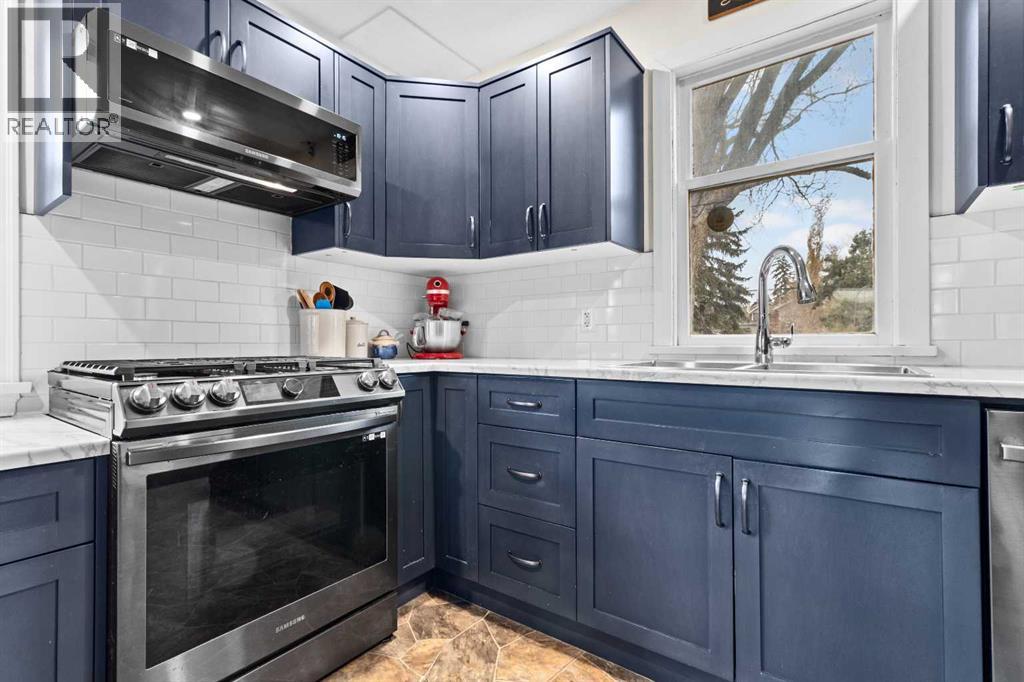 Listing photo – 5254 52 Street, Lacombe