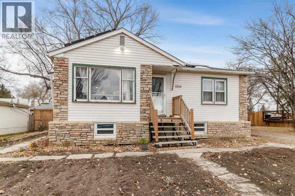 5254 52 Street, Lacombe