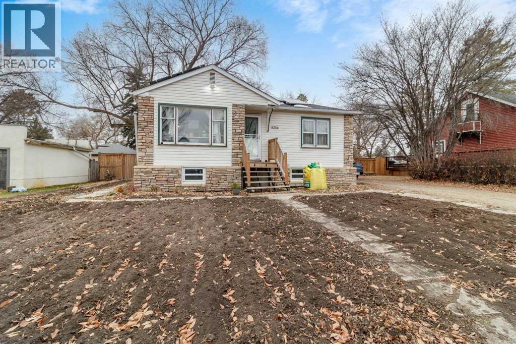 Listing photo – 5254 52 Street, Lacombe