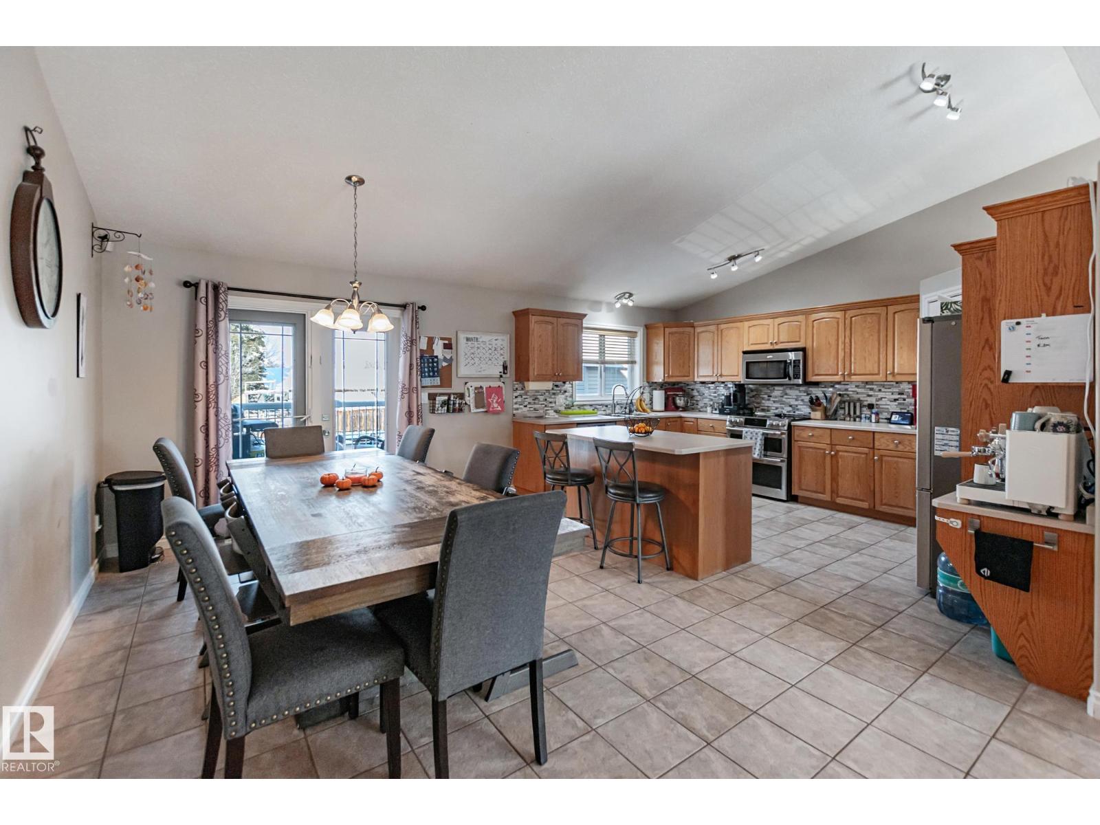 Property photograph 2 for MLS E4514996