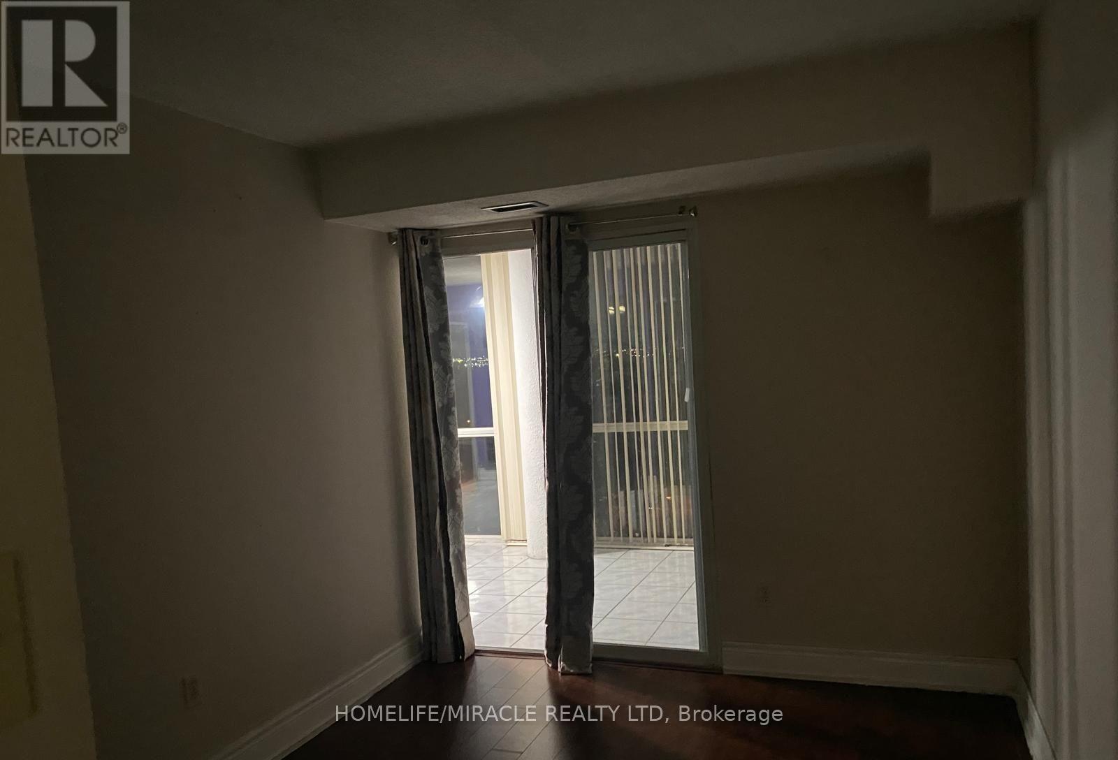 1210 - 21 MARKBROOK LANE, Toronto (Mount Olive-Silverstone-Jamestown) — photo 2