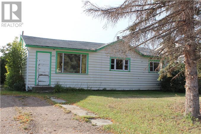 207 2nd Avenue Sw, Manning, Alberta, T0H2M0 | Photo: 1