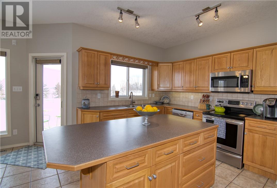 106 Chulavista Close, Rural Lethbridge County, Alberta, T1J4P4 | Photo: 5