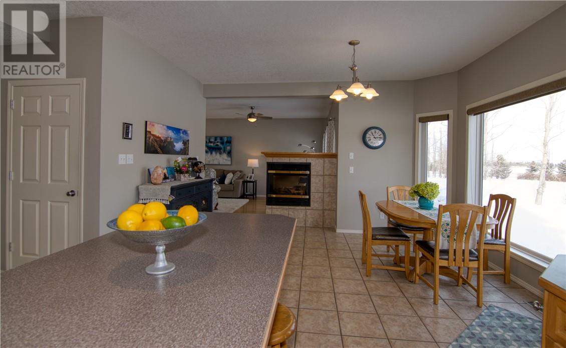 106 Chulavista Close, Rural Lethbridge County, Alberta, T1J4P4 | Photo: 8