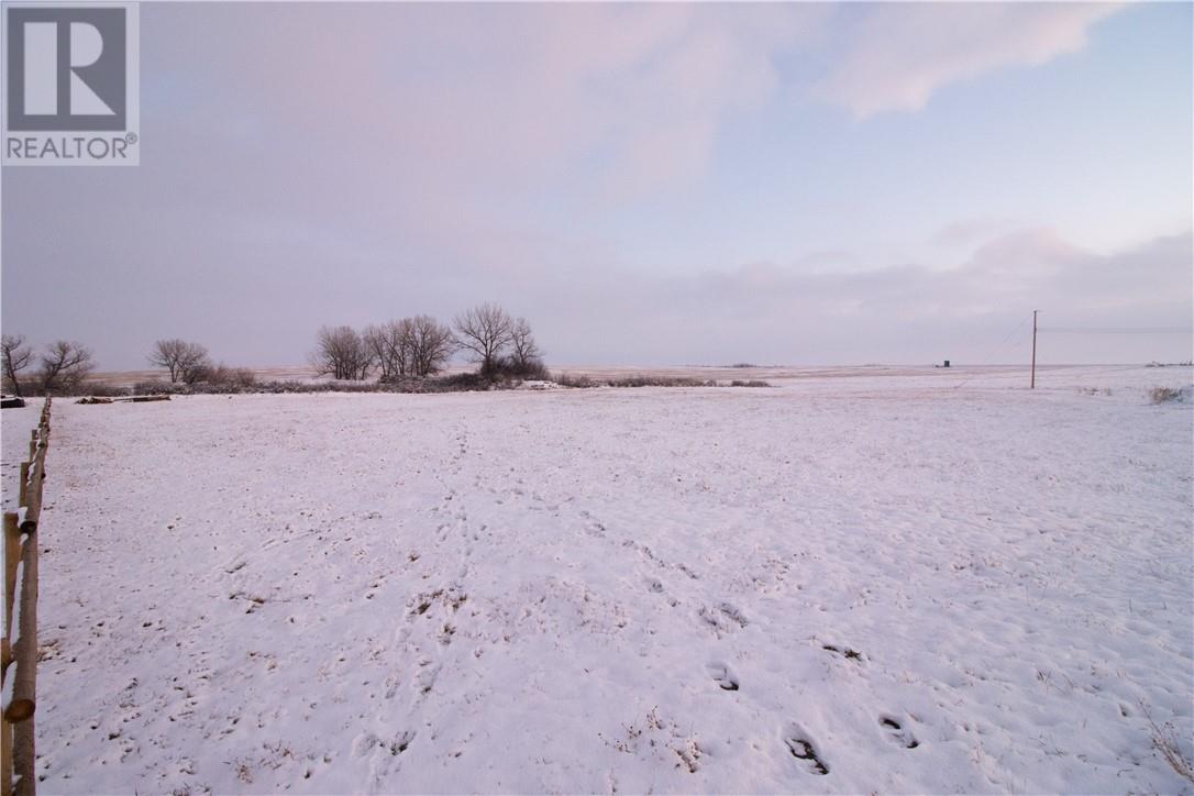5 13027 Range Road 50, Medicine Hat, Alberta, T1A7G5 | Photo: 2