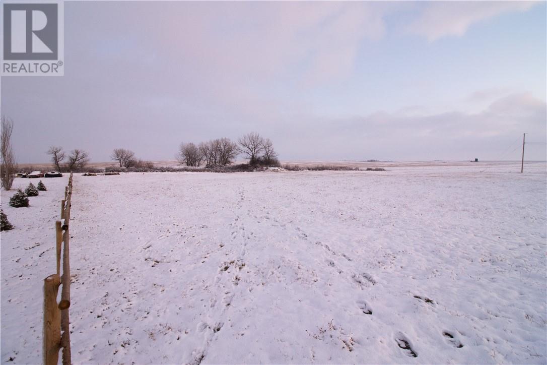 5 13027 Range Road 50, Medicine Hat, Alberta, T1A7G5 | Photo: 3
