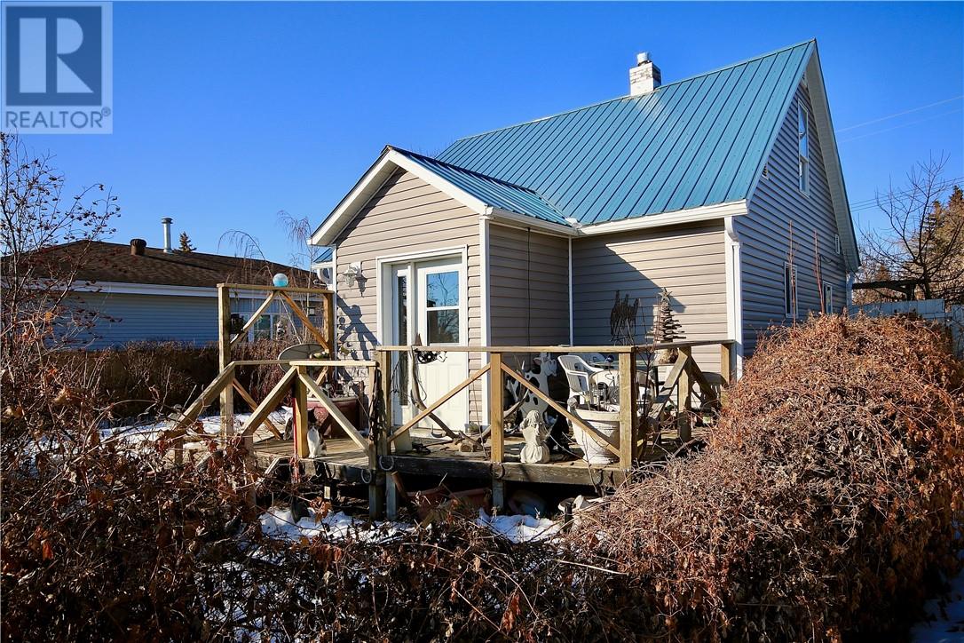 4914 51 Street, Killam House For Sale
