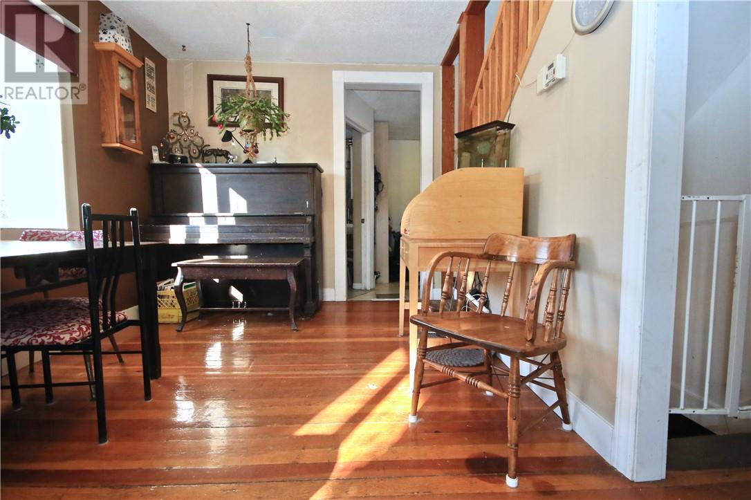 4914 51 Street, Killam House For Sale