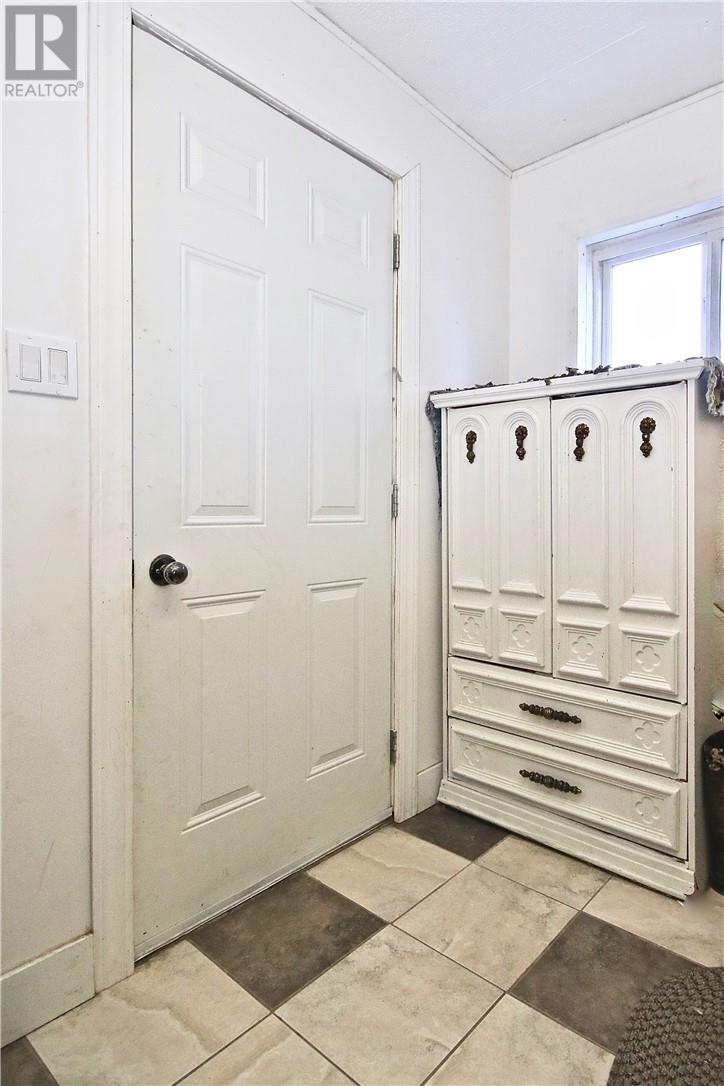 4914 51 Street, Killam House For Sale