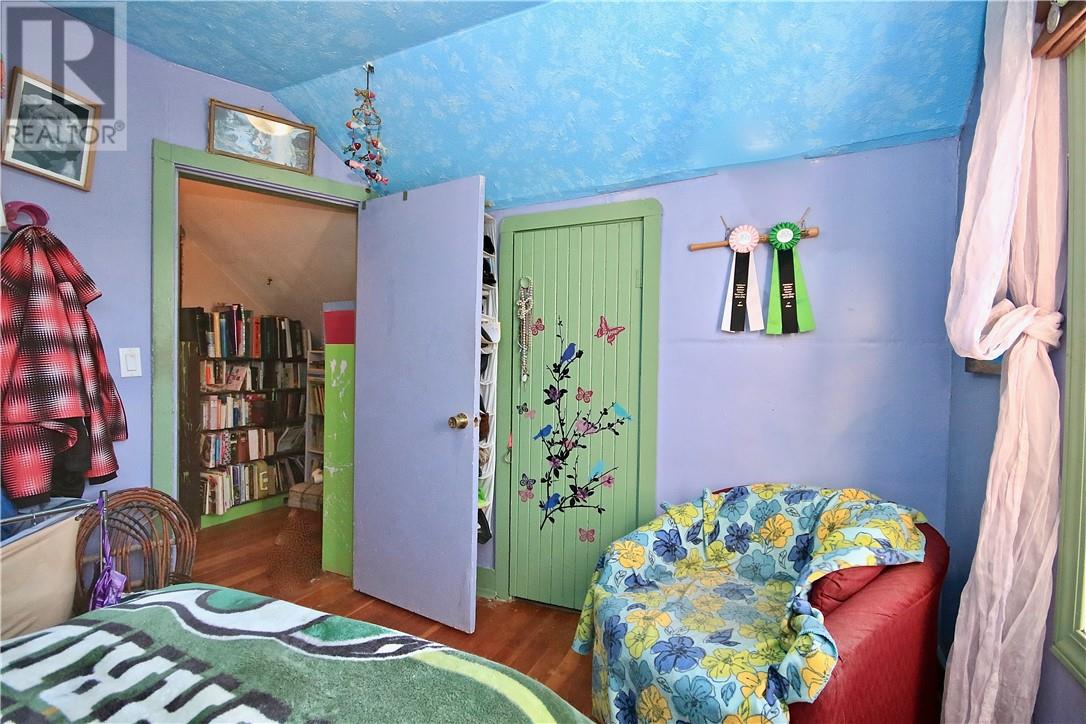 4914 51 Street, Killam House For Sale