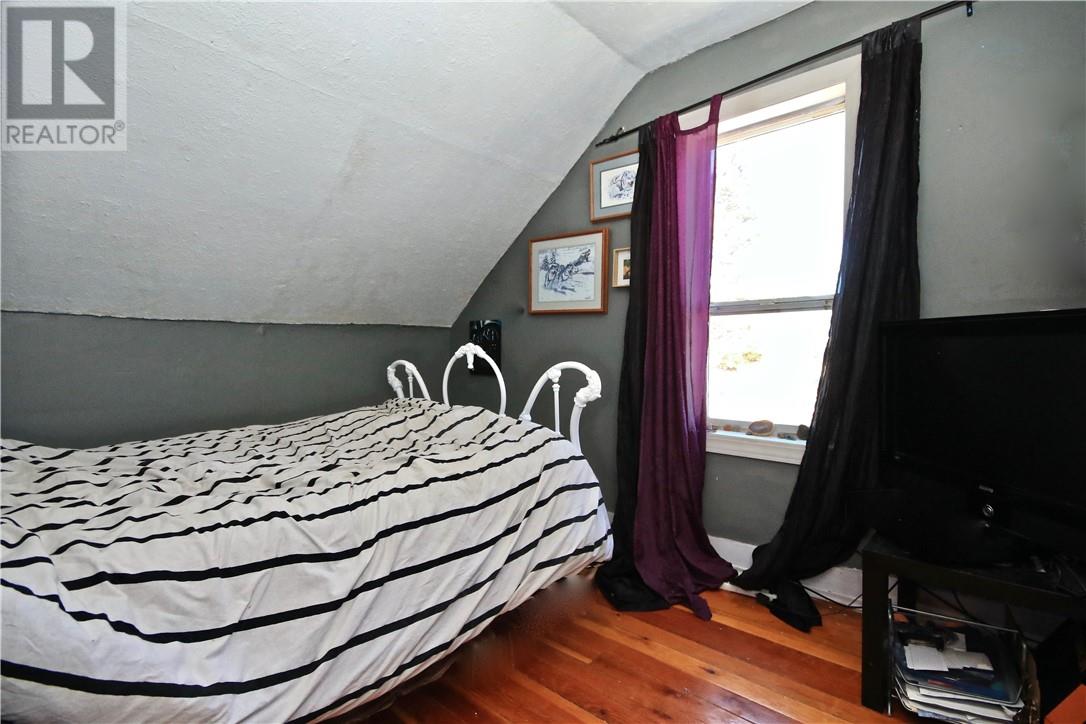 4914 51 Street, Killam House For Sale