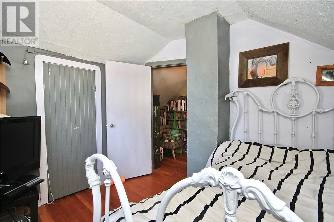 4914 51 Street, Killam House For Sale