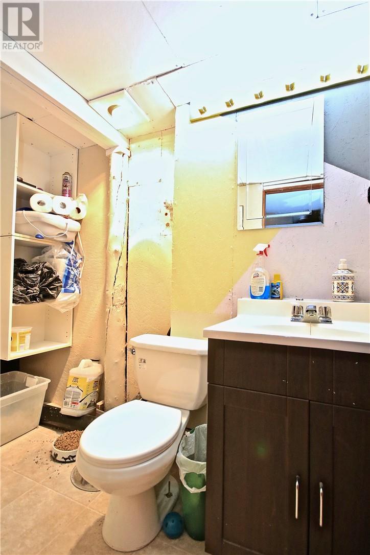 4914 51 Street, Killam House For Sale