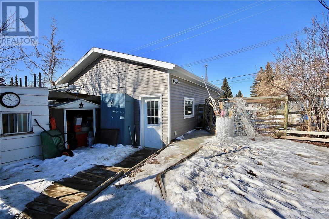 4914 51 Street, Killam House For Sale