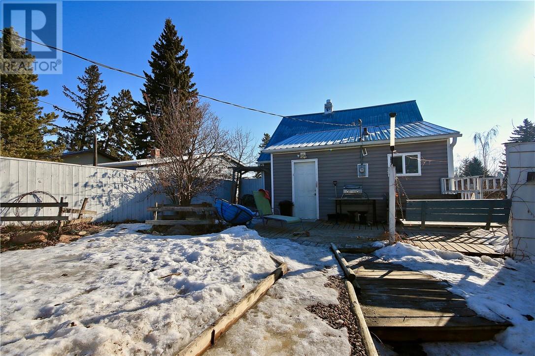 4914 51 Street, Killam House For Sale