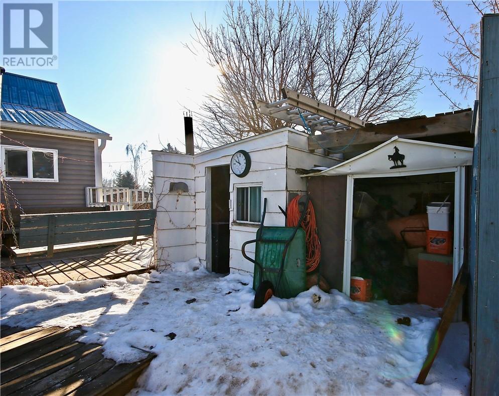 4914 51 Street, Killam House For Sale