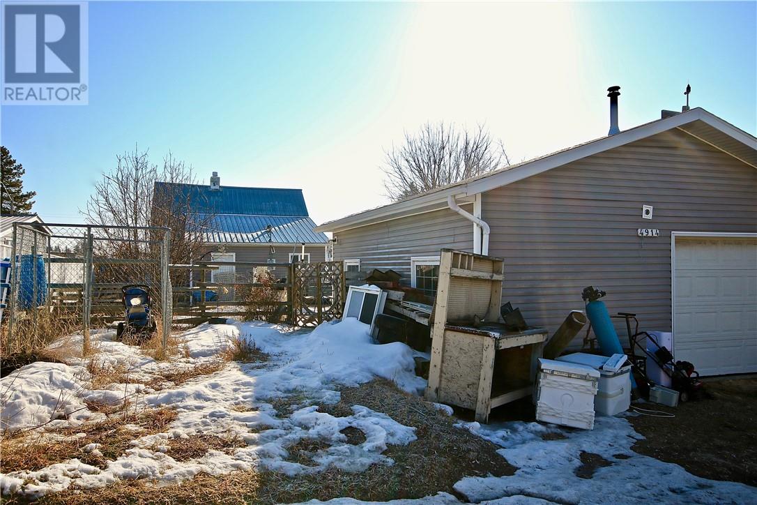 4914 51 Street, Killam House For Sale