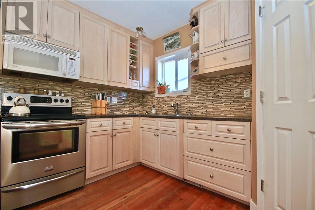 4914 51 Street, Killam House For Sale