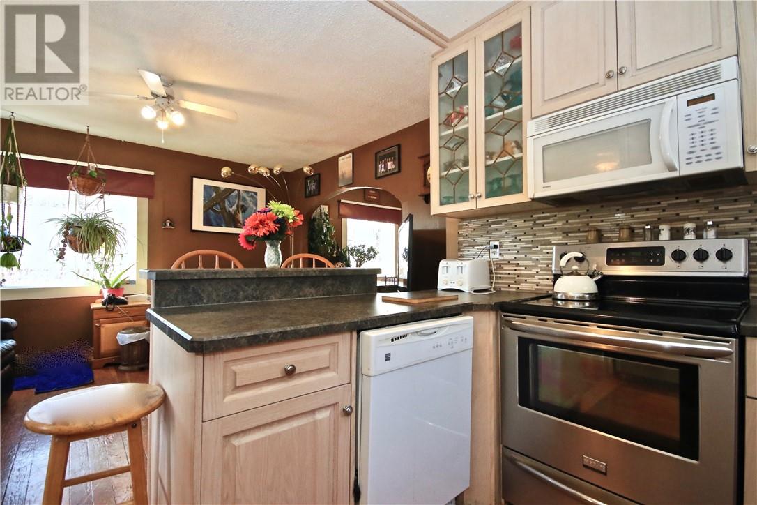 4914 51 Street, Killam House For Sale