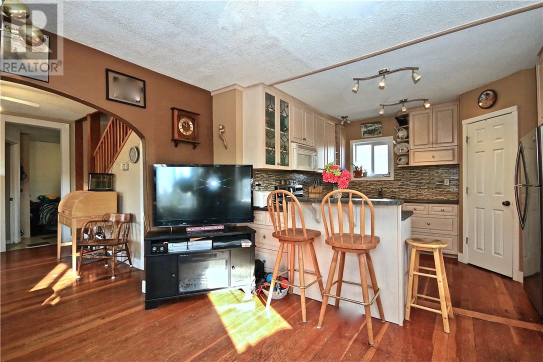 4914 51 Street, Killam House For Sale
