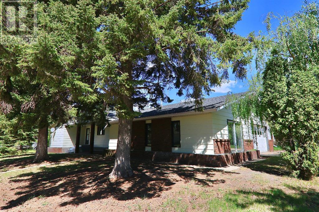 5002 49 Street, Sedgewick House For Sale